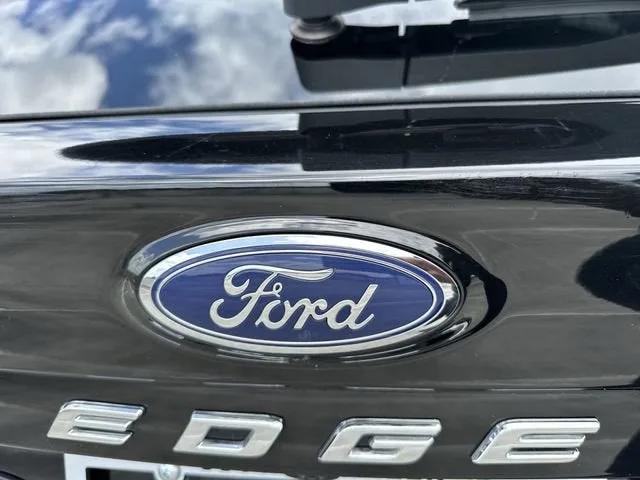 2024 Ford Edge Titanium photo 15