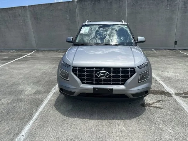 2025 Hyundai Venue SEL photo 18