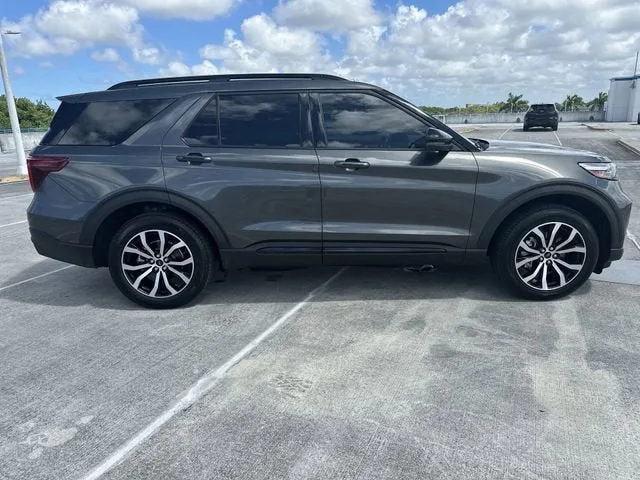 2020 Ford Explorer ST photo 14