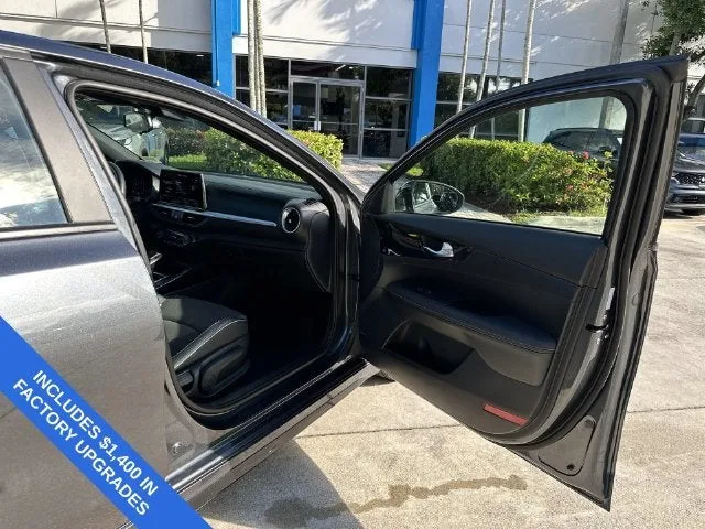 2024 Kia Forte GT-Line photo 23