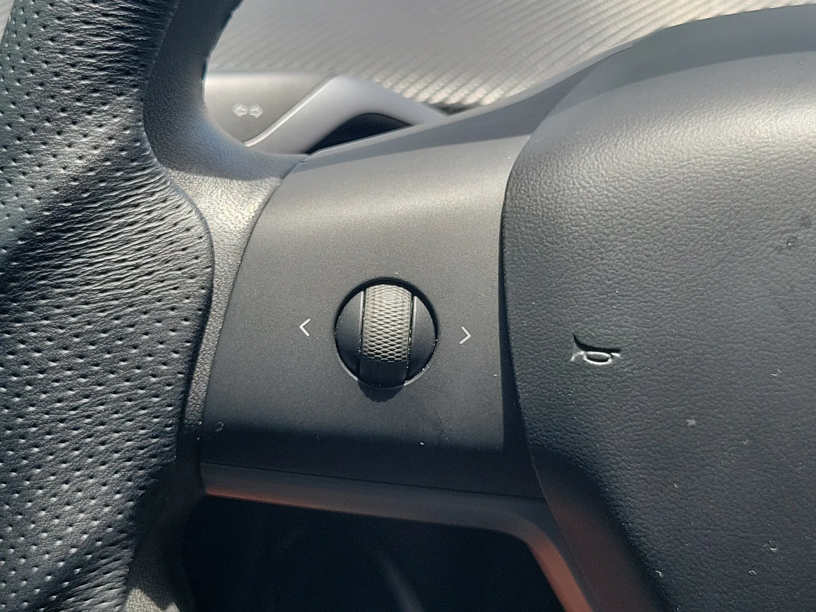 2020 Tesla Model 3 Standard Range Plus photo 25