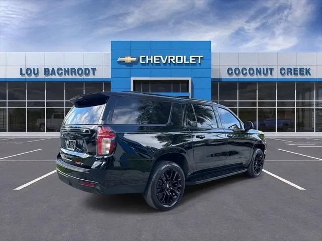 2023 Chevrolet Suburban RST photo 8