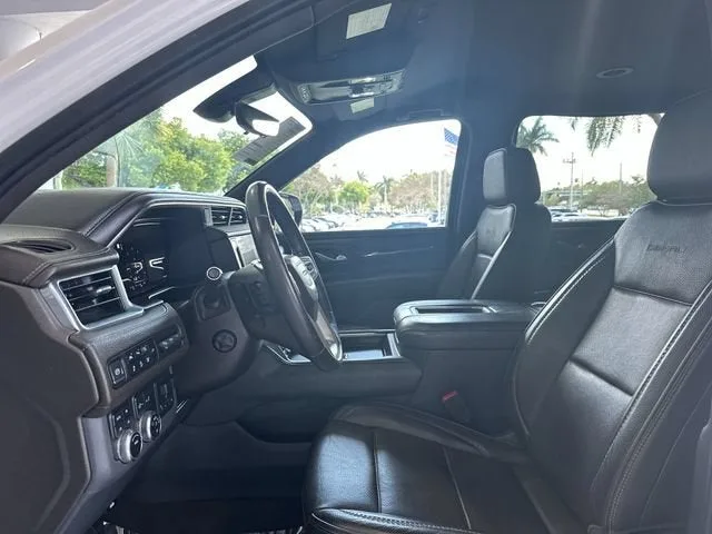2022 GMC Yukon XL Denali photo 23