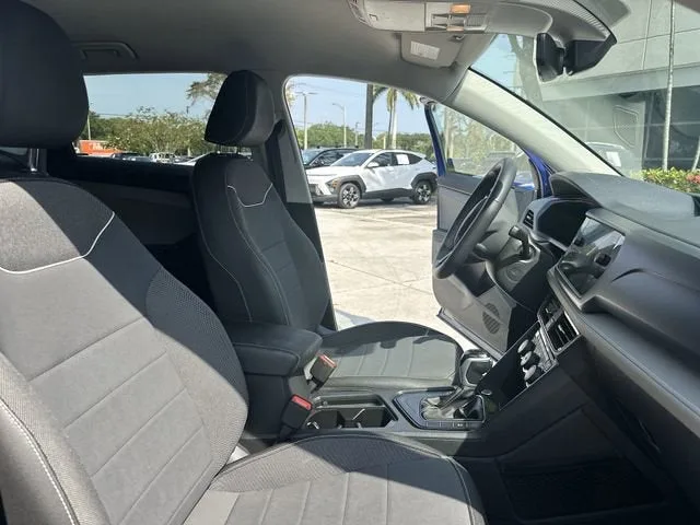 2024 Volkswagen Taos SE photo 30