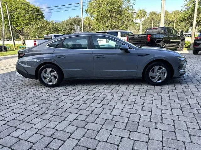 2025 Hyundai Sonata SE photo 14