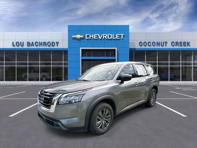 2024 Nissan Pathfinder S photo 4