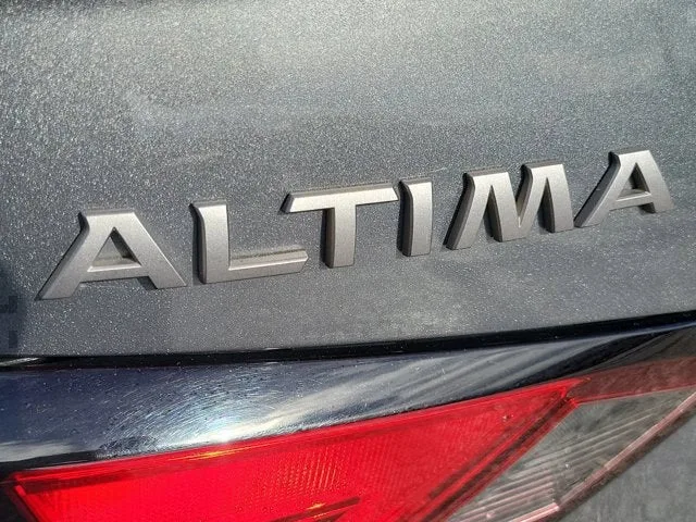 2024 Nissan Altima 2.5 SR photo 11