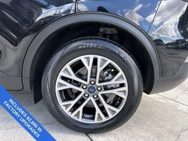 2022 Ford Escape SEL photo 11