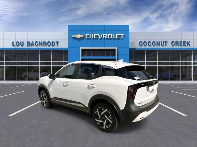 2025 Nissan Kicks SV photo 6