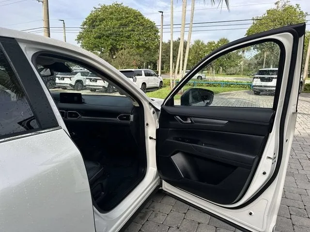 2024 Mazda CX-5 2.5 S Preferred Package photo 23