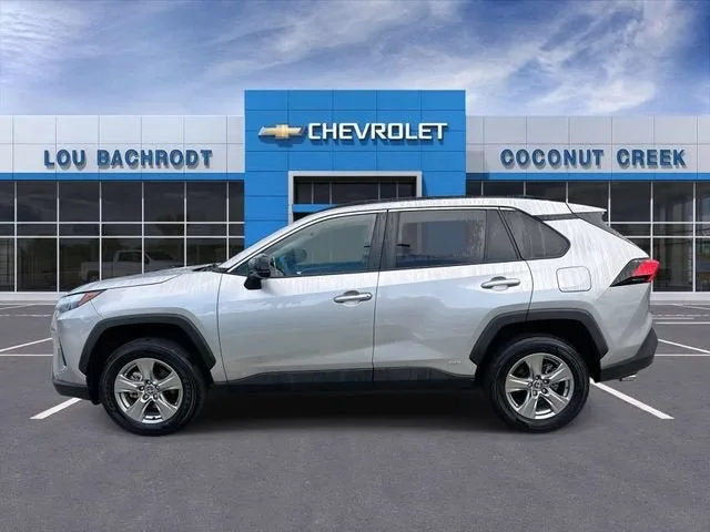 2025 Toyota RAV4 Hybrid LE photo 5