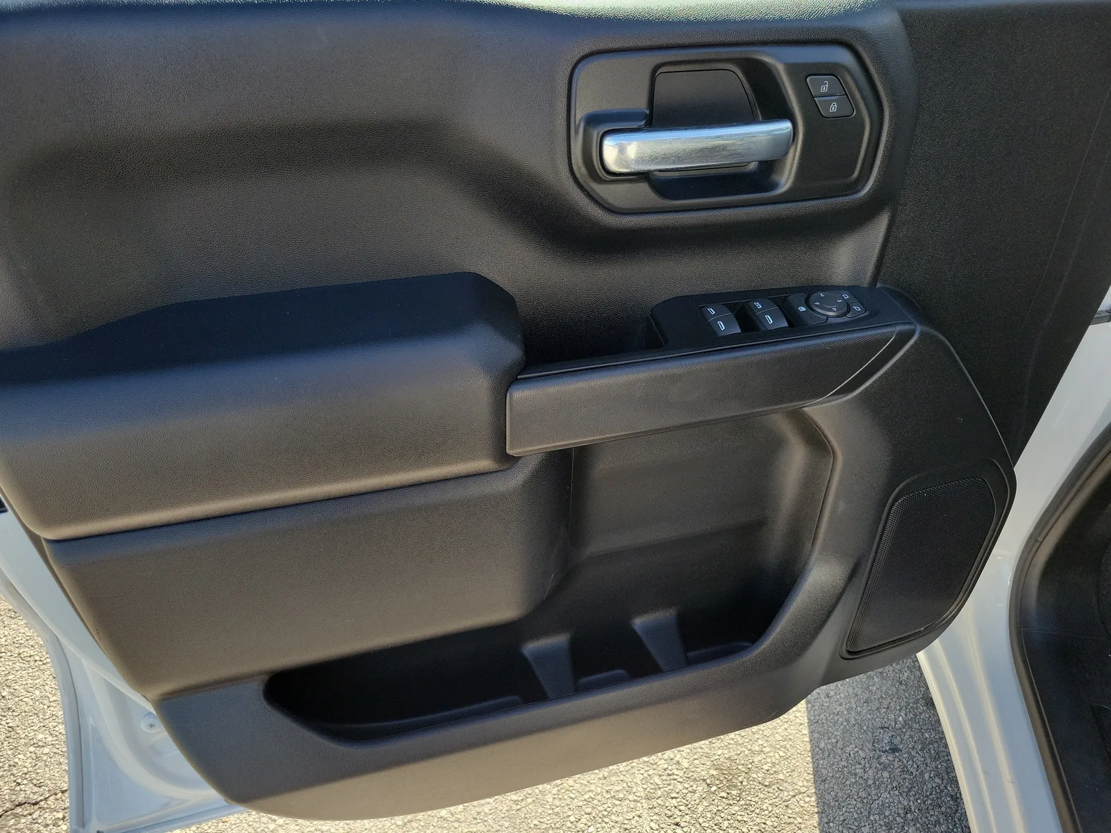 2023 Chevrolet Silverado 1500 Custom photo 16