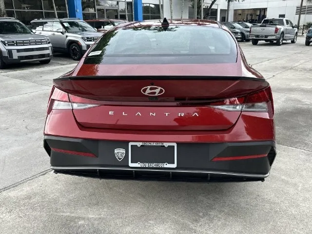 2025 Hyundai Elantra SEL Sport photo 32