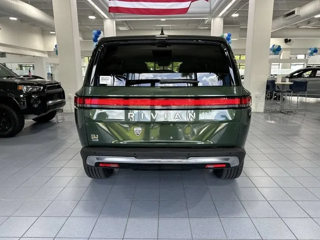 2023 RIVIAN R1S Adventure photo 33