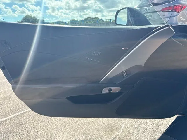 2015 Chevrolet Corvette Stingray 2LT photo 11