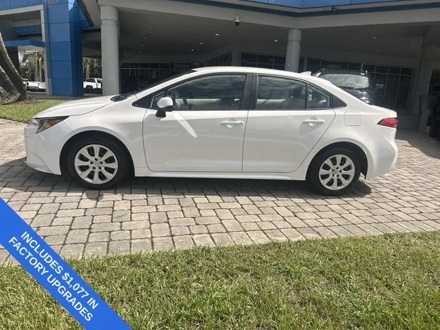 2024 Toyota Corolla LE photo 31