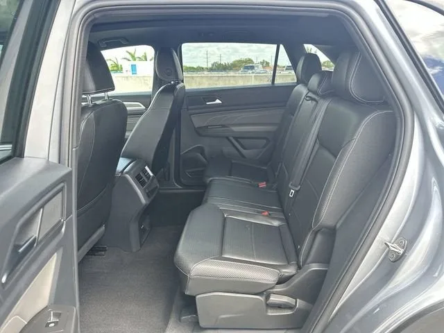 2022 Volkswagen Atlas Cross Sport 2.0T SE w/Technology photo 27