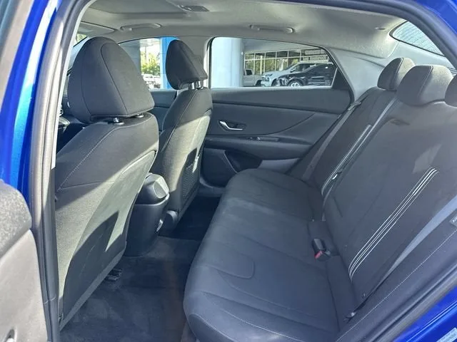 2025 Hyundai Elantra SEL Convenience photo 27