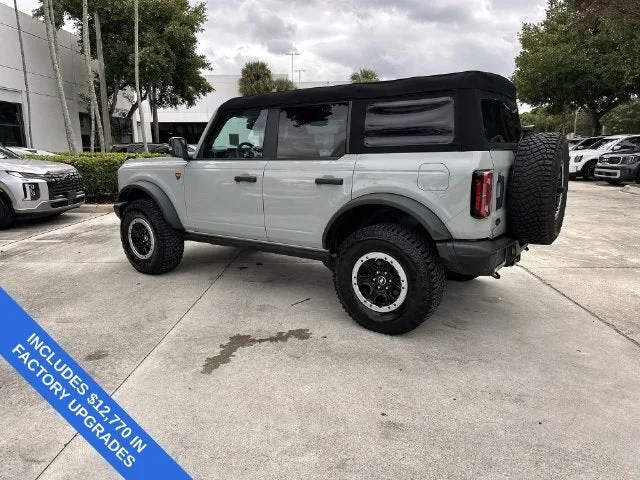 2023 Ford Bronco Base photo 33