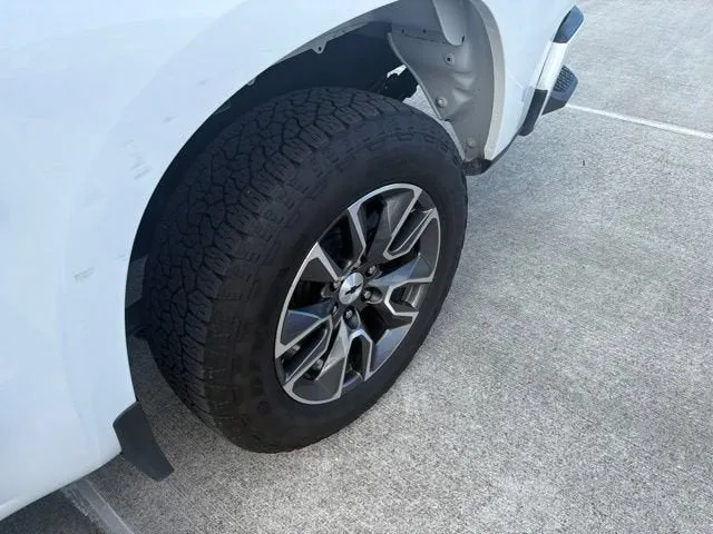 2023 Chevrolet Silverado 1500 RST photo 4