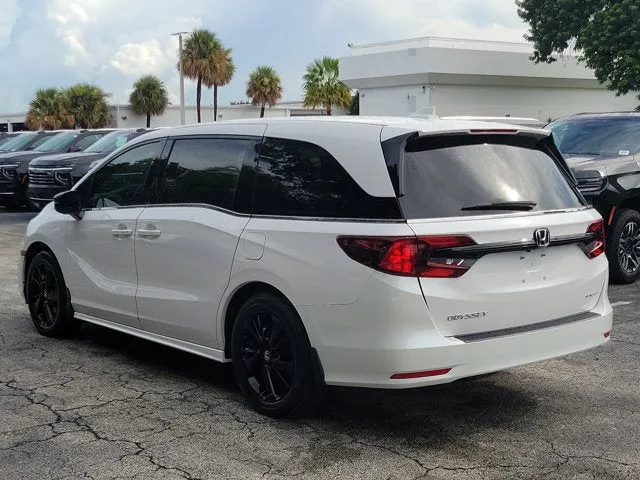 2024 Honda Odyssey Sport photo 5