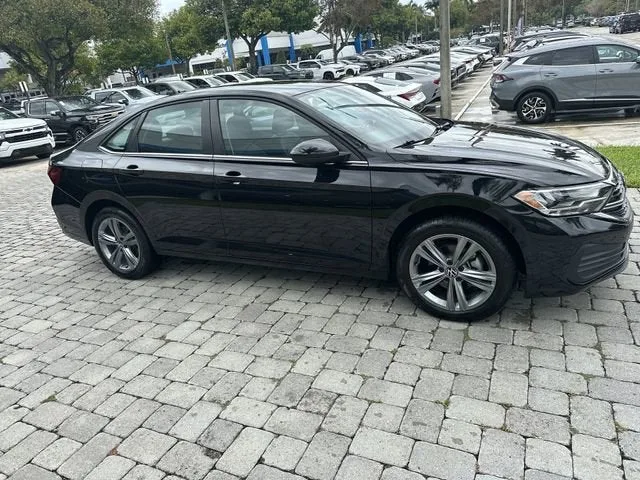 2024 Volkswagen Jetta SE photo 15