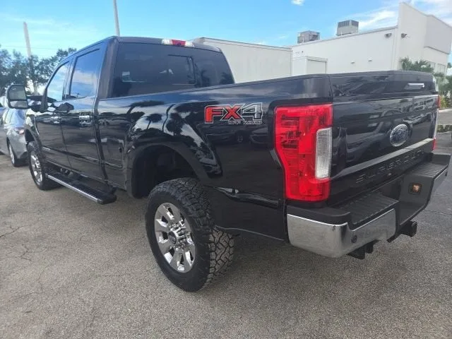 2019 Ford Super Duty F-250 SRW XL photo 2