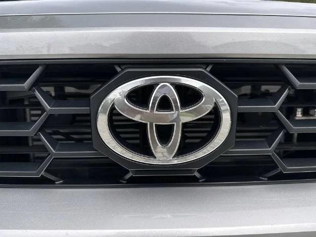 2025 Toyota 4Runner SR5 photo 10