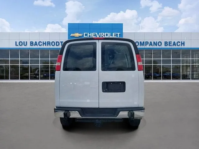 2020 GMC Savana Cargo 2500 RWD 2500 135" photo 4