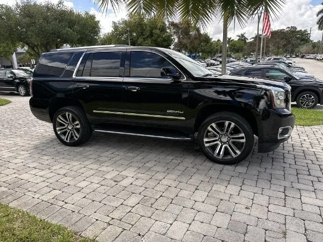 2019 GMC Yukon Denali photo 15