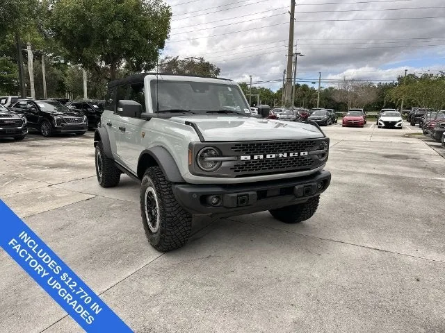 2023 Ford Bronco Base photo 17