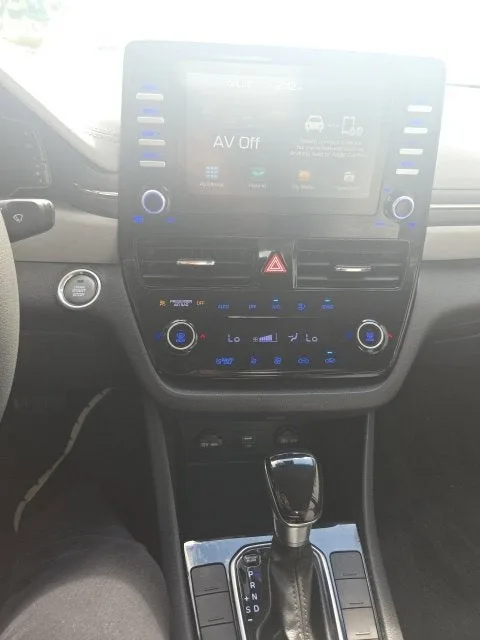 2020 Hyundai Ioniq Hybrid Blue photo 21