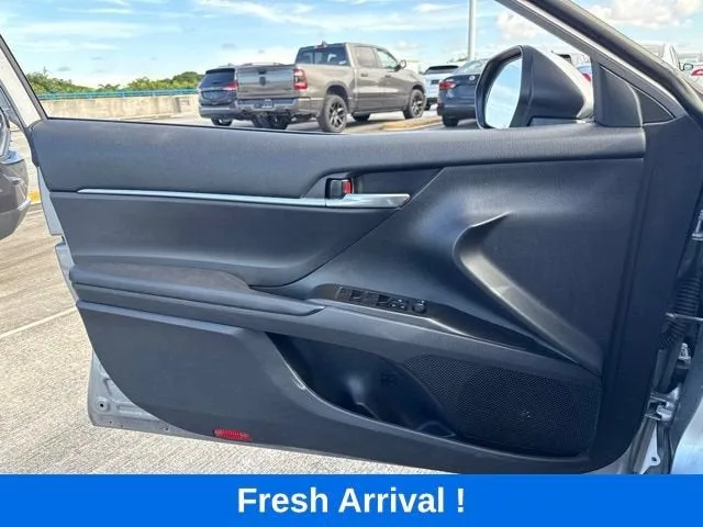 2023 Toyota Camry SE photo 12