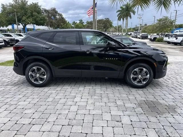2025 Chevrolet Blazer 2LT photo 14