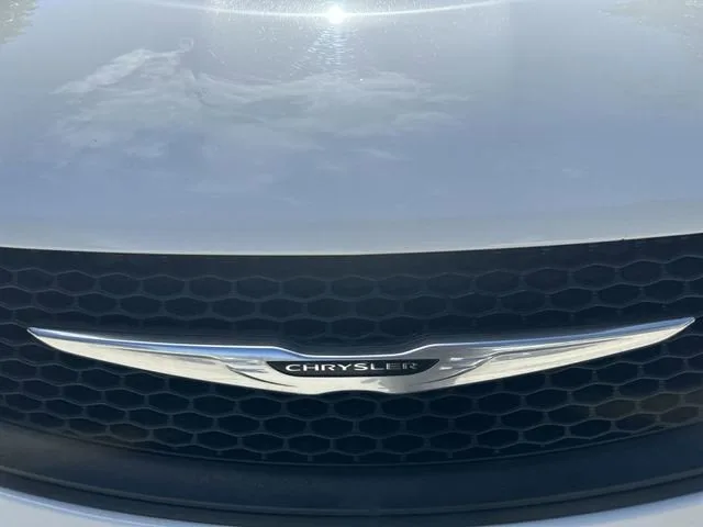 2023 Chrysler Voyager LX photo 10