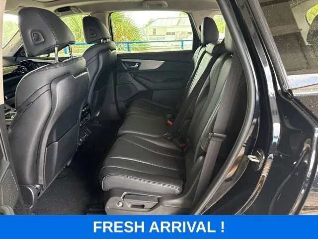 2025 Acura MDX 4DR FWD photo 3