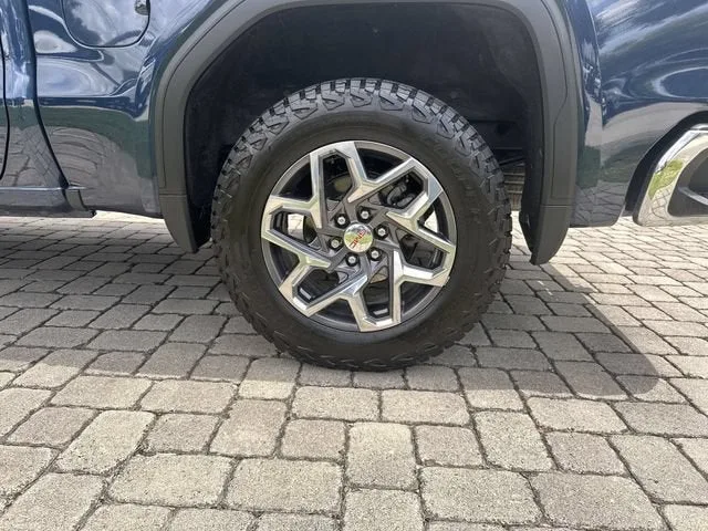 2022 GMC Sierra 1500 SLT photo 11