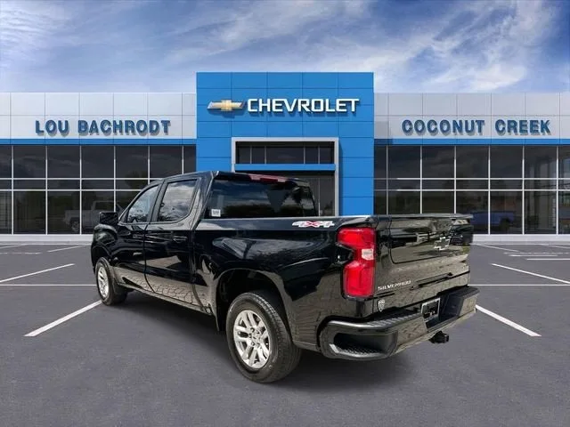 2025 Chevrolet Silverado 1500 RST photo 6