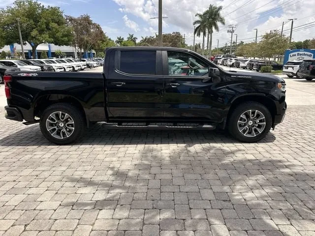 2023 Chevrolet Silverado 1500 RST photo 14