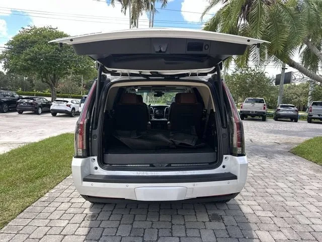 2018 Cadillac Escalade Premium Luxury photo 28