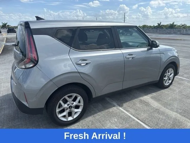 2024 Kia Soul LX photo 13