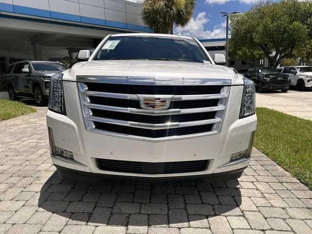2018 Cadillac Escalade Premium Luxury photo 19