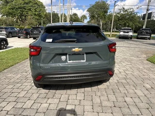 2025 Chevrolet Trax LS photo 36