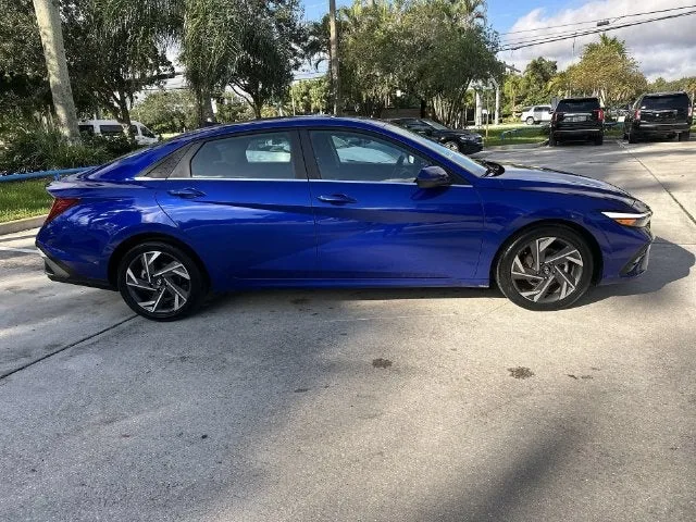 2025 Hyundai Elantra SEL Convenience photo 14