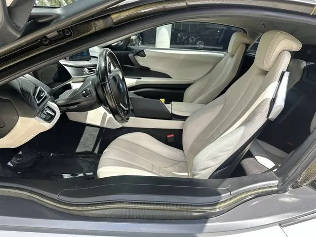 2019 BMW i8 2DR CPE photo 30