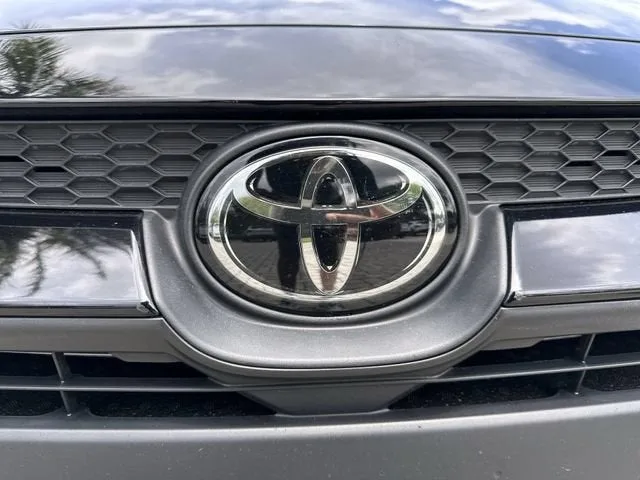2024 Toyota Corolla LE photo 10