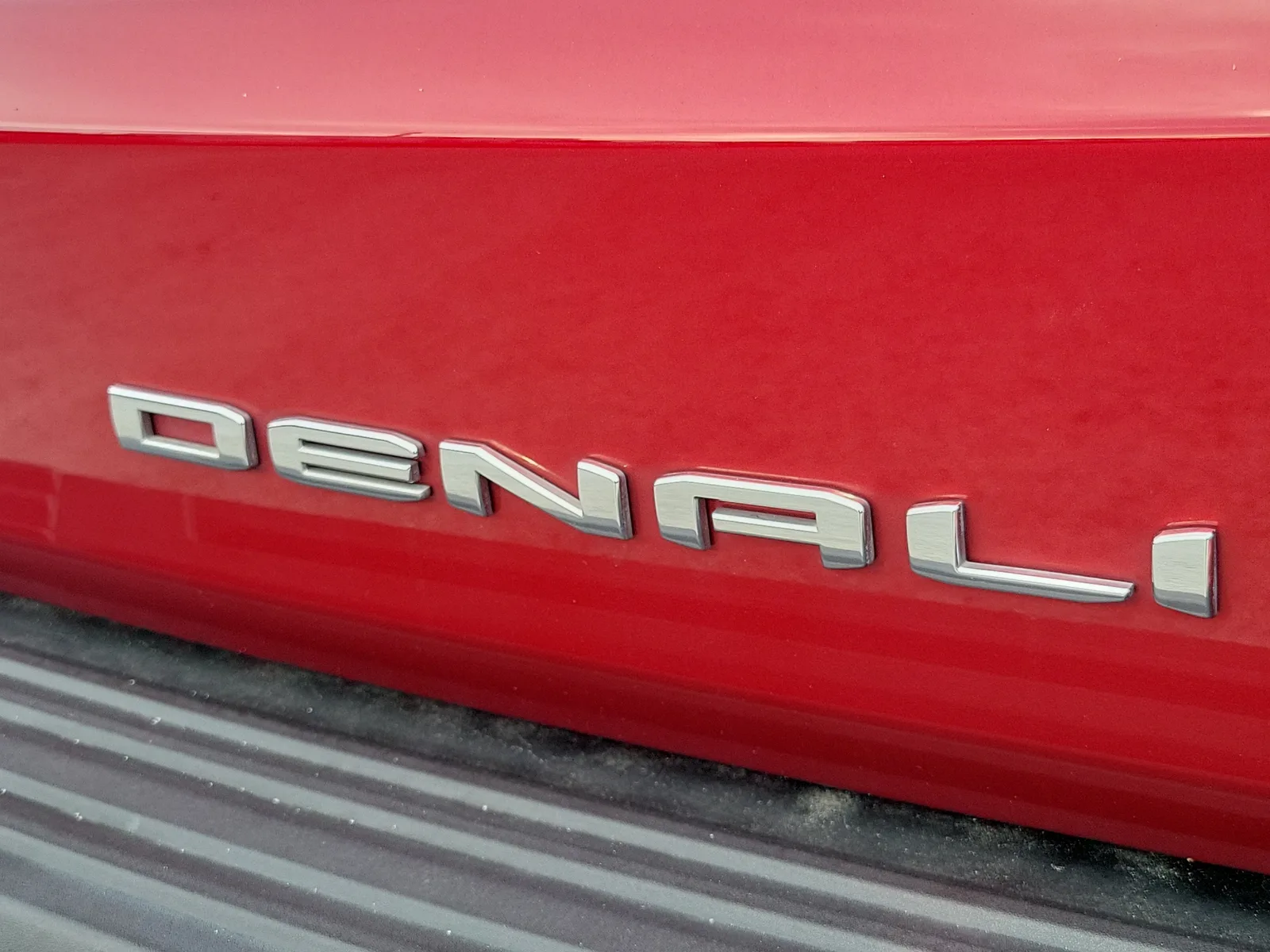 2024 GMC Yukon Denali photo 12