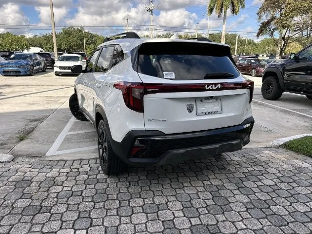 2024 Kia Seltos X-Line photo 12