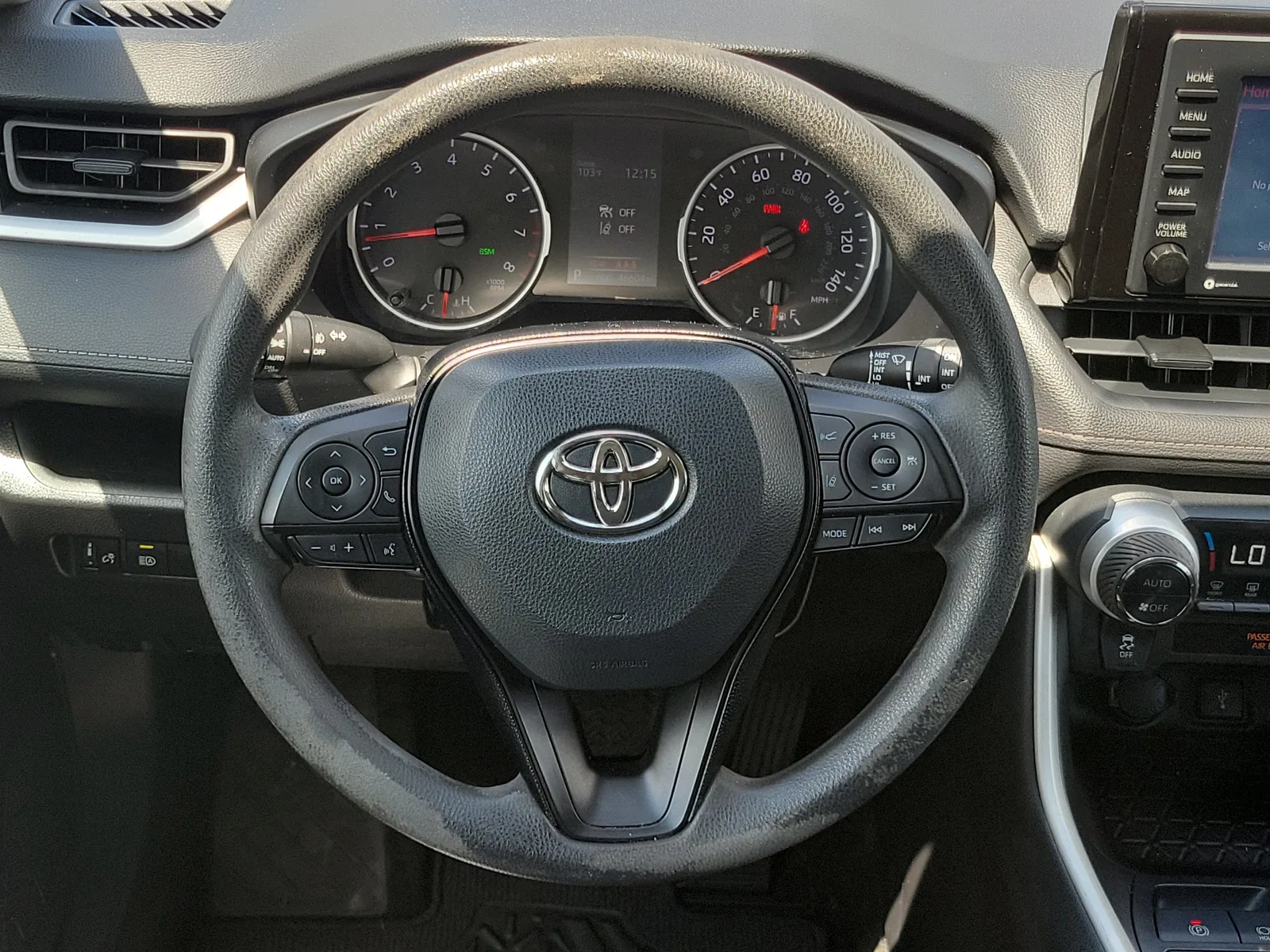 2021 Toyota RAV4 XLE photo 19