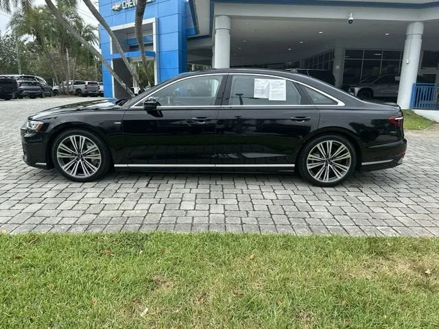 2023 Audi A8 4DR L QTRO 55 TFS photo 31